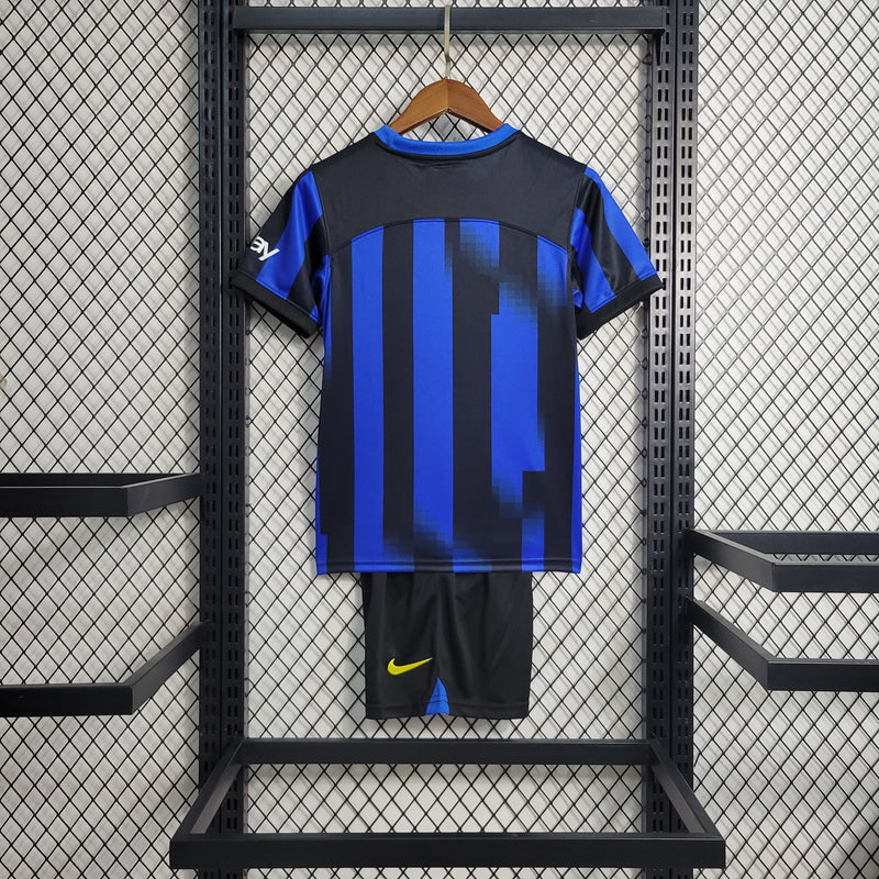 Kit Infantil Inter de Milão I 23/24 Nike - Azul e preto