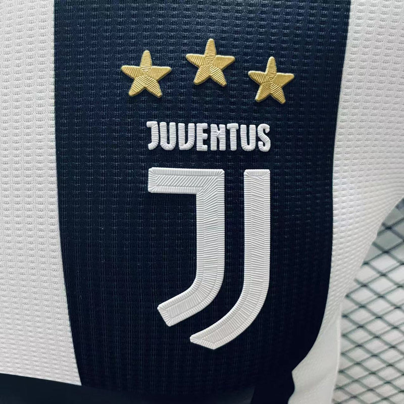 Camisa Juventus Retrô - Jogador 18/19 Adidas - Branco e Preto