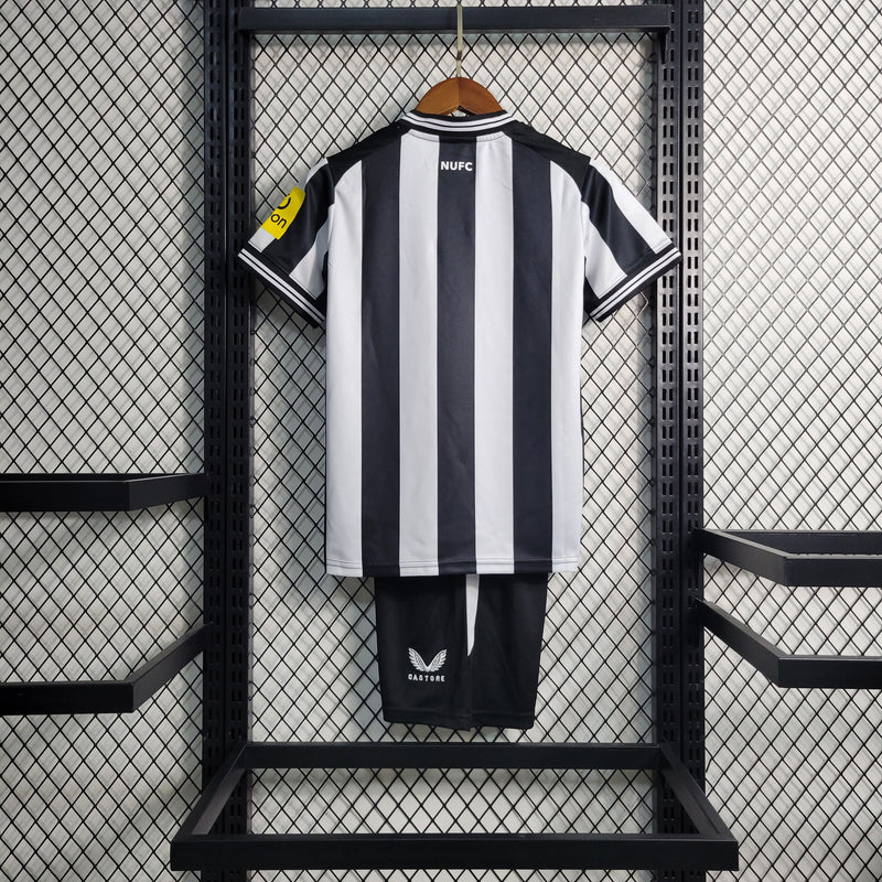 Kit Infantil Newcastle I 23/24 Adidas - Branca e preto