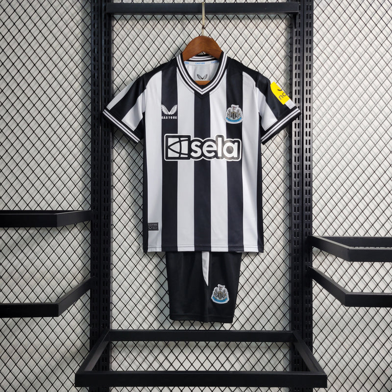 Kit Infantil Newcastle I 23/24 Adidas - Branca e preto