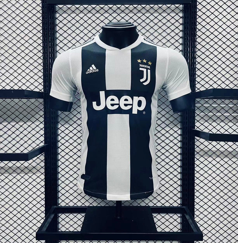 Camisa Juventus Retrô - Jogador 18/19 Adidas - Branco e Preto